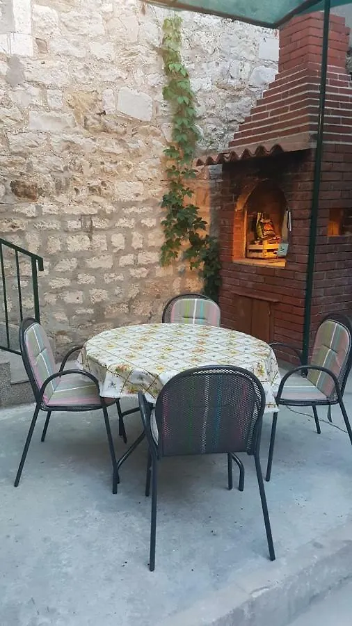 Apartman Lucijan Kastela Apartment